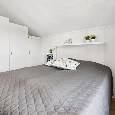 Enida - 350m To The Fjord By Interhome *